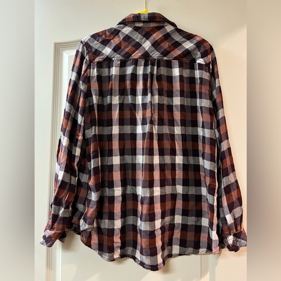 BeachLunchLounge flannel button down - size large - Picture 2 of 4